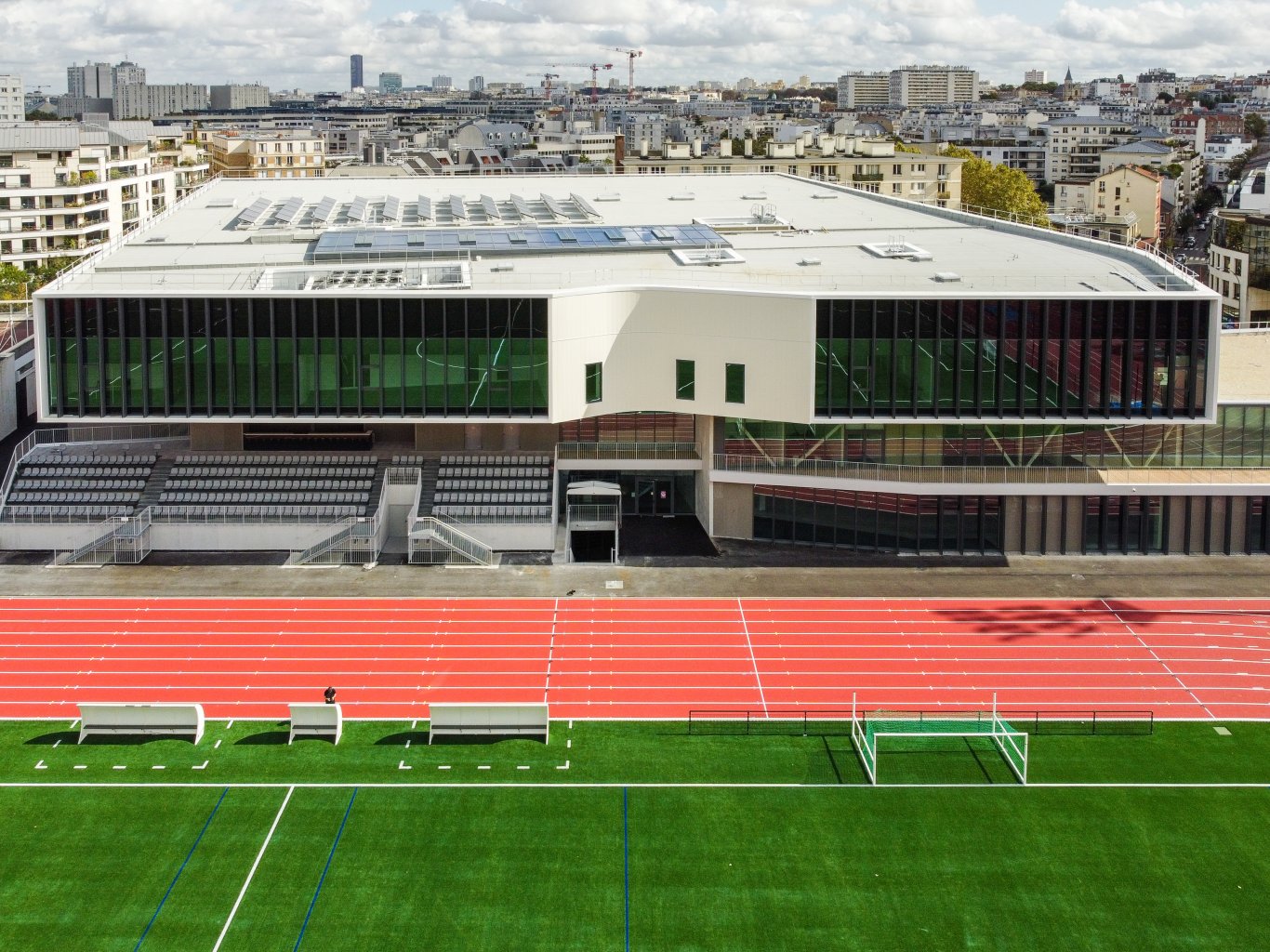 Le bâtiment de la Cité des Sports une conception environnementale exemplaire Issy les Moulineaux